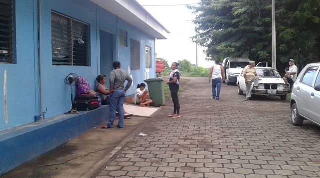Entrada de emergencia del hospital España en Chinandega. Foto: Periódico hoy