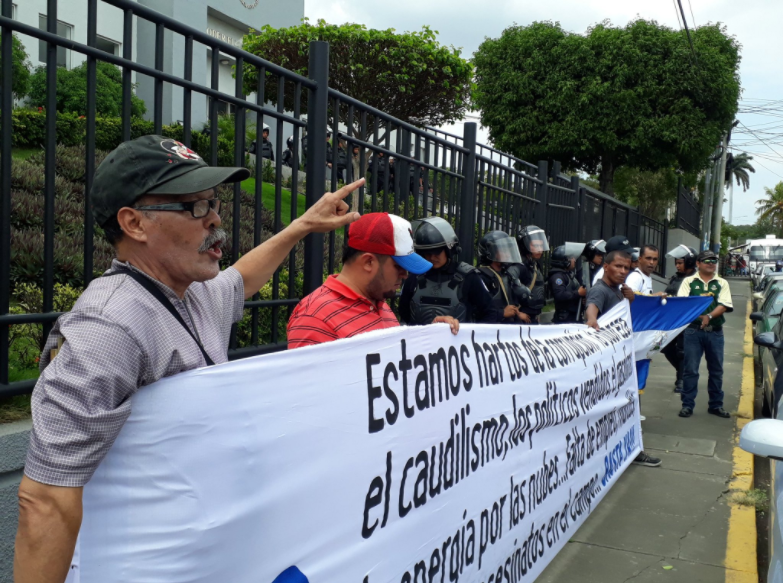 Realizan protesta exigiendo cambios en el Consejo Supremo Electoral. Foto: Leonor Álvarez