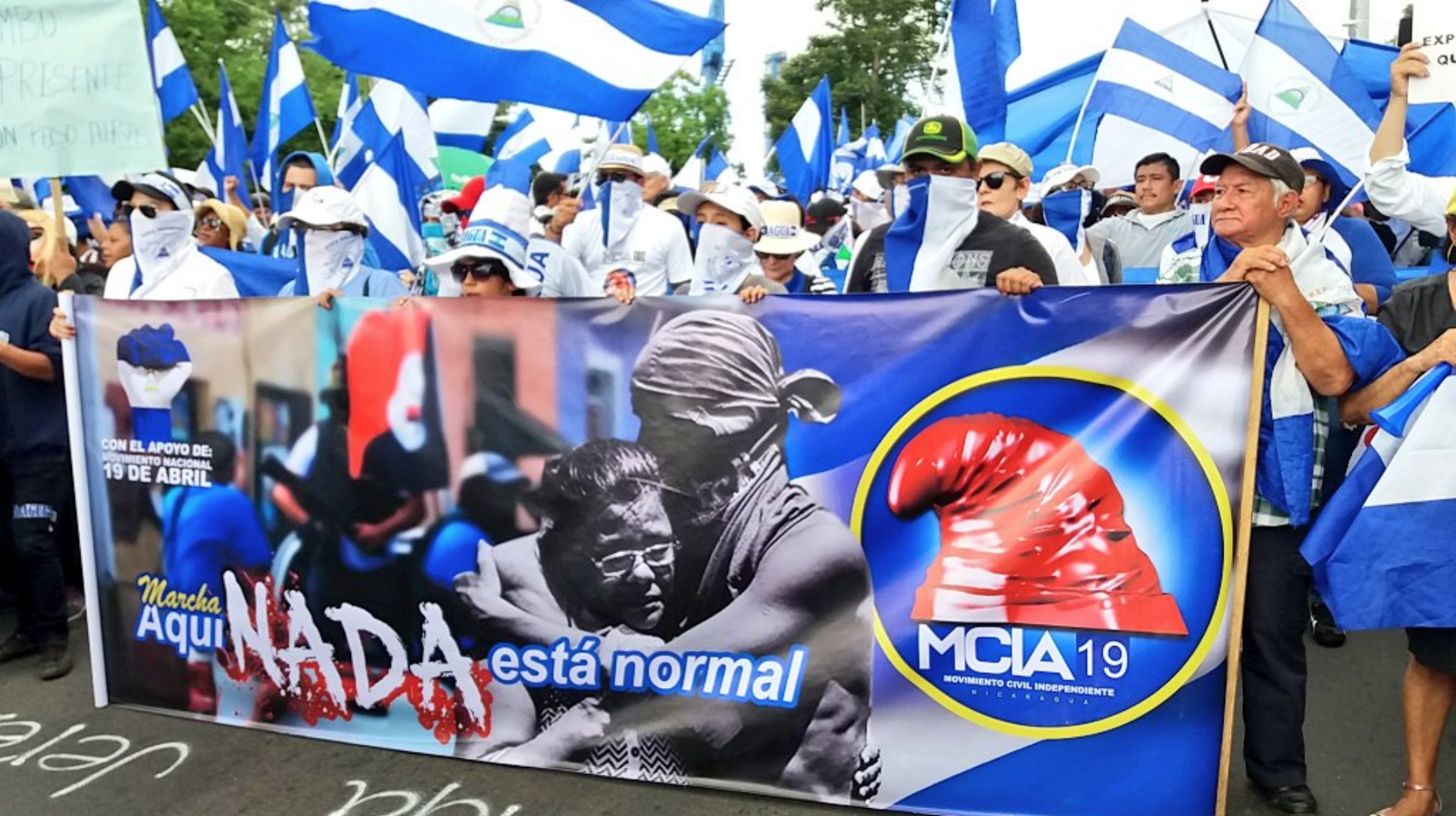 Marchan para desmentir la falsa «normalidad» que pregona la dictadura. Foto: W. Benavides