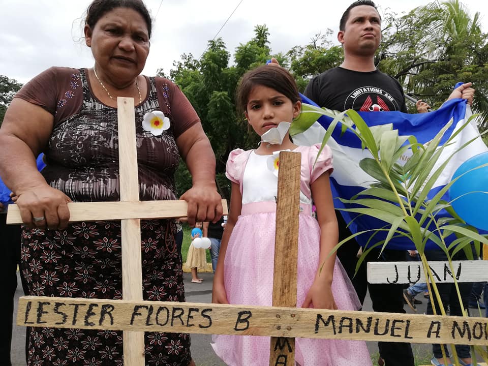 Levantan memorial por las víctimas de la dictadura en el atrio de la catedral de Managua. Foto: A. Navarro / Artículo 66