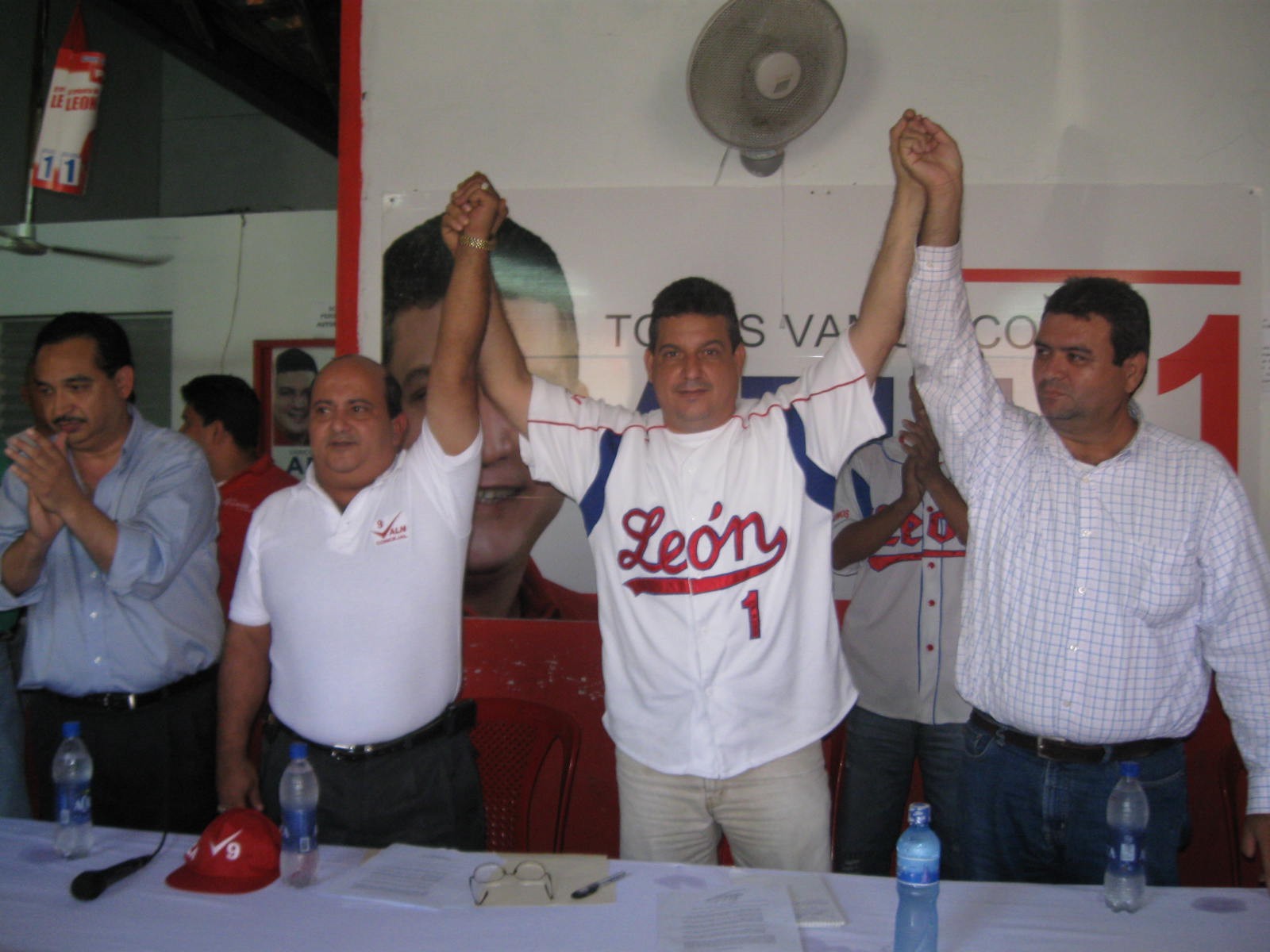 Ariel Terán candidato a alcalde del PLC en León en el 2008