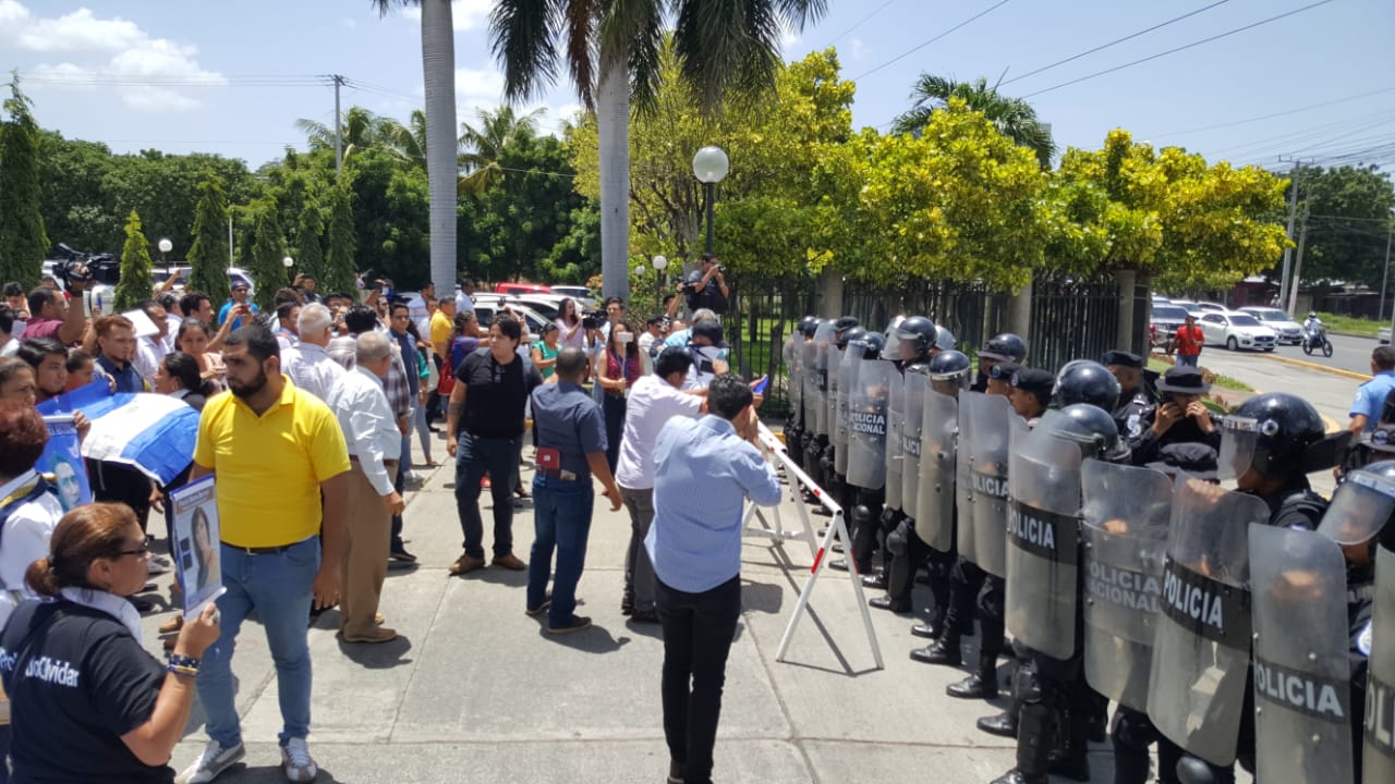 Órgano represor del régimen de Ortega, mantiene el asedio en toda la capital y en los lugares de reunión de la oposición. Foto: Artículo 66