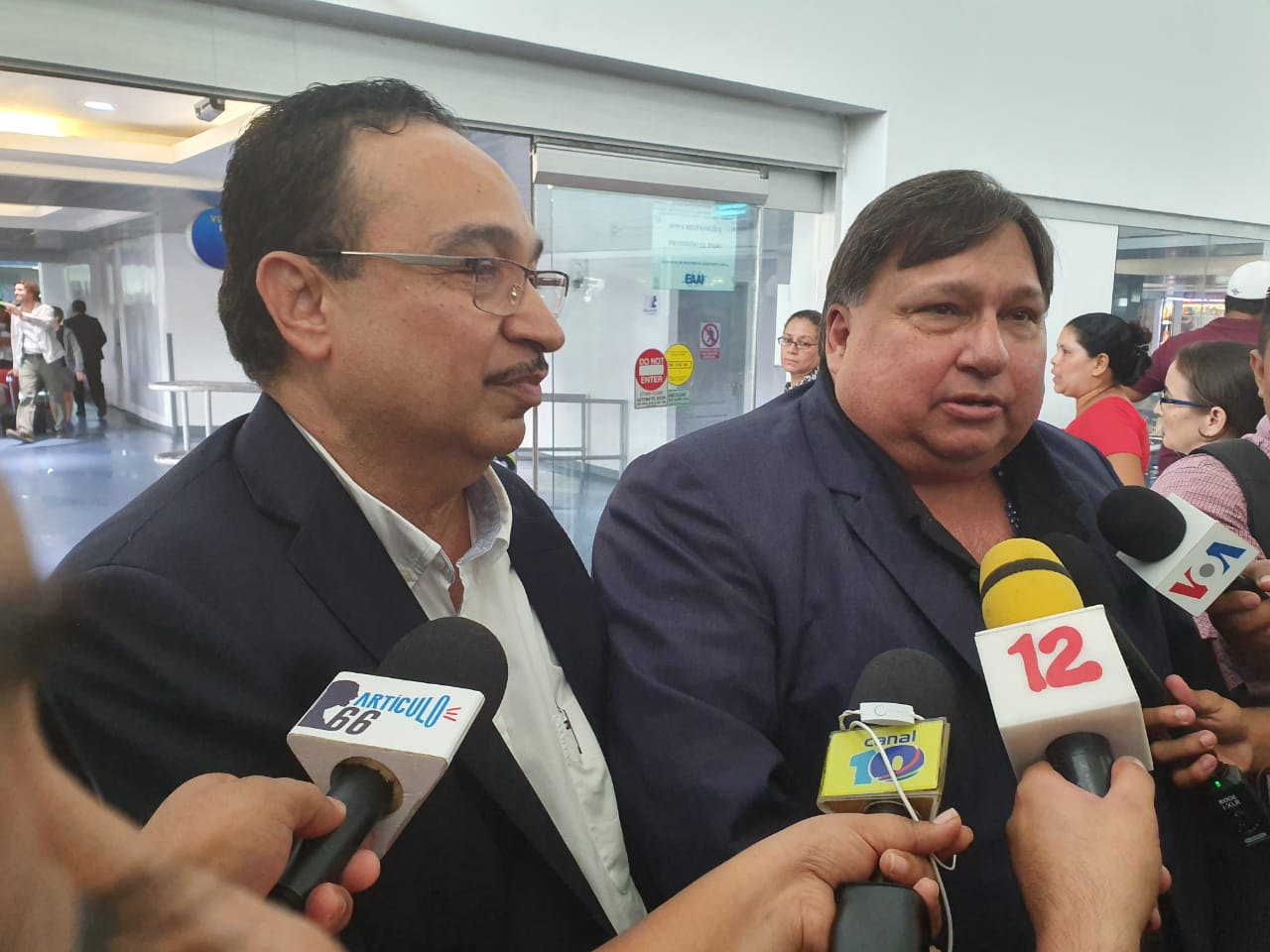 Jaime Arellano y Aníbal Toruño regresan a Nicaragua, tras nueve meses de exilio