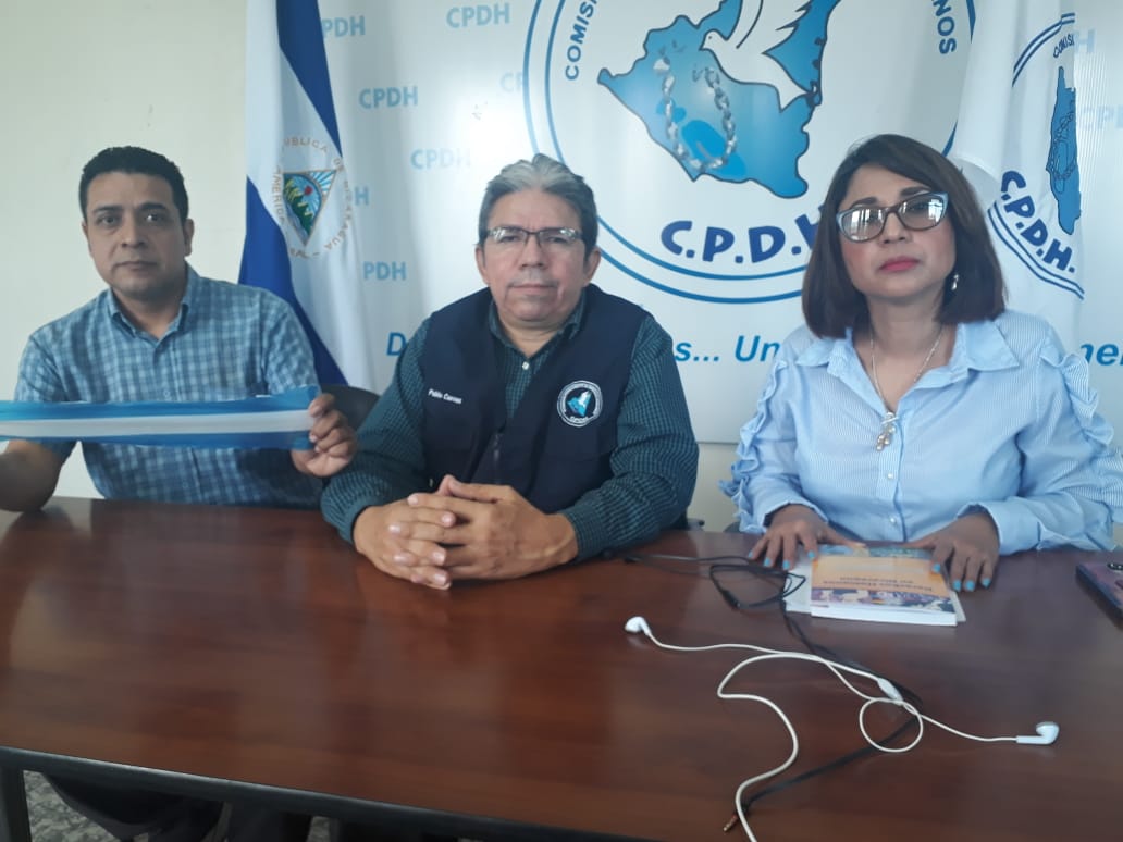 El profesor Juan Bautista Guevara, excarcelado político denunció este miércoles 9 de octubre, asedio e intimidación por agentes de la Policía orteguista y paramilitares. Foto: CPDH