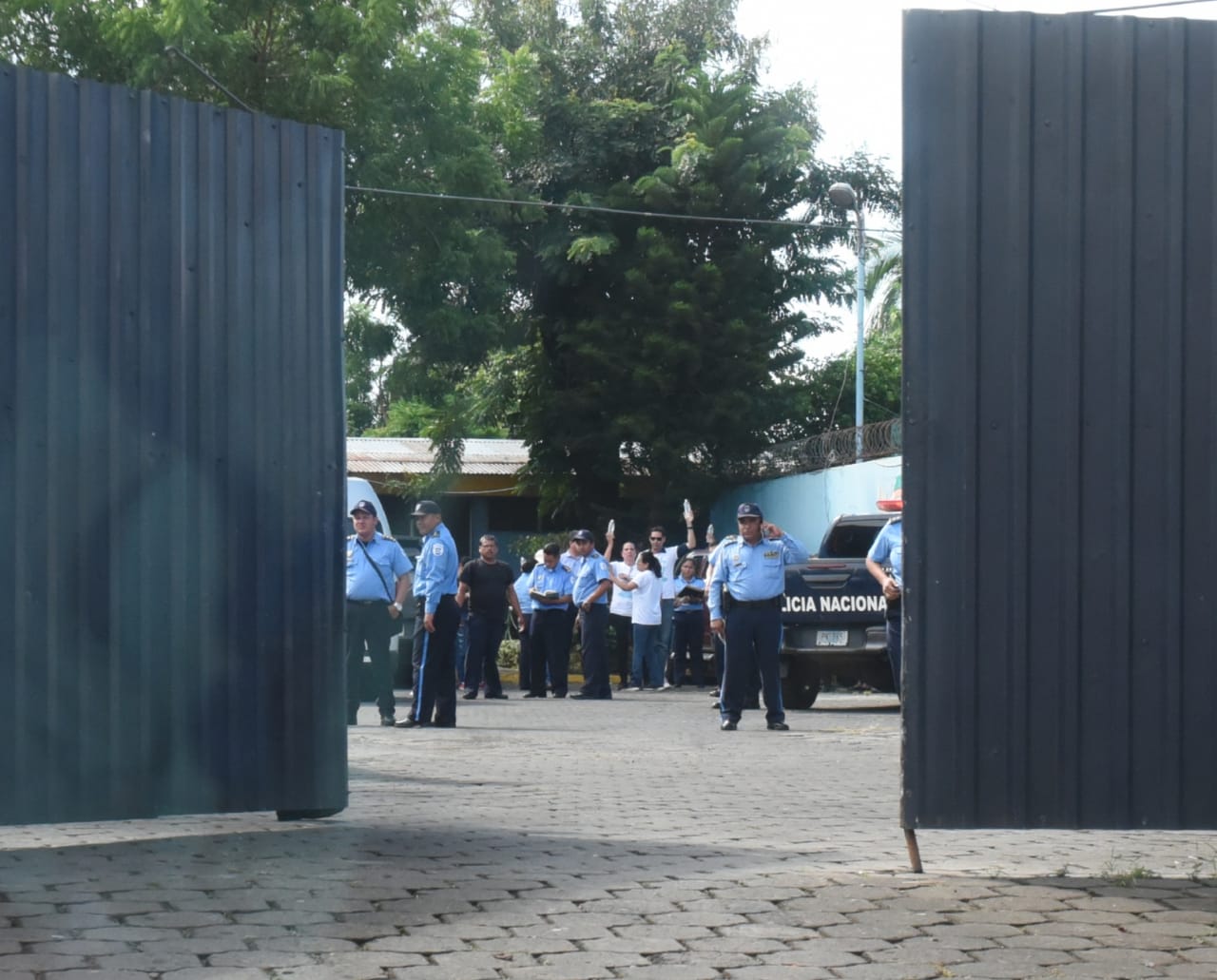Brutal operativo policial en Masaya y Managua para impedir el paso de agua para familiares de presos políticos
