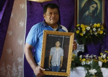 «No he tenido tranquilidad, no he podido ir al cementerio a ver los retos de mi hijo», denuncia el exguerrillero sandinista Álvaro Gómez. Foto: END