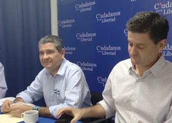 Juan Sebastián Chamorro sostiene reunión con Alianza Ciudadana para una posible candidatura en la casilla 15. Foto: Noel Miranda/ Artículo 66.