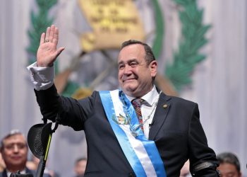 Presidente guatemalteco Alejandro Giammattei, envuelto en corrupción y sobornos, revela exfiscal