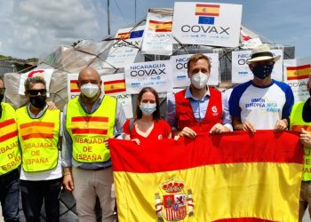 Nicaragüenses en España agradecen donativos de dosis contra el COVID-19. Foto: Artículo 66 / Cortesía