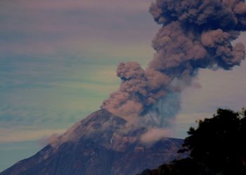 Guatemala, alerta por la erupción del volcán de Fuego, el más activo de Centroamérica