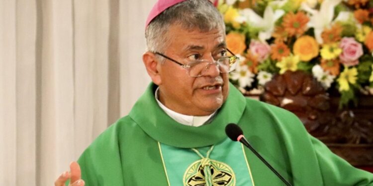 Silencio de monseñor Rolando Álvarez es «voluntario» y «no impuesto por nadie», afirma obispo hondureño.