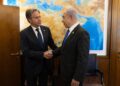 Esta fotografía publicada por el Departamento de Estado de EE. UU. el 10 de junio de 2024 muestra al secretario de Estado de EE. UU., Antony Blinken (izq.), reuniéndose con el primer ministro israelí, Benjamin Netanyahu, en Jerusalén el 10 de junio de 2024.