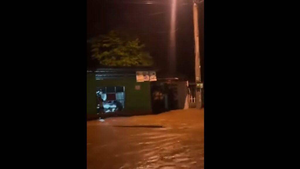 Rains cause havoc in several municipalities in Nicaragua and will continue during the weekend