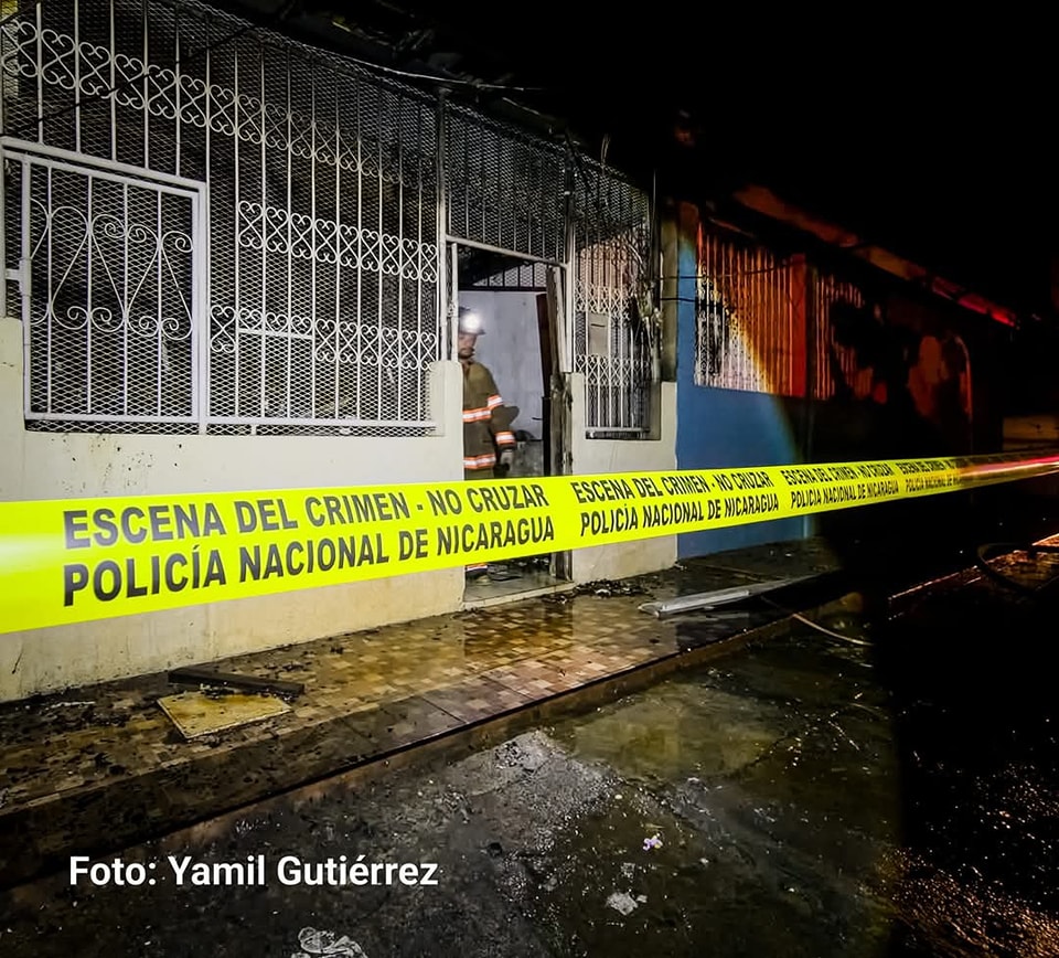 A candle caused the fire that consumed three homes in the San José Oriental neighborhood